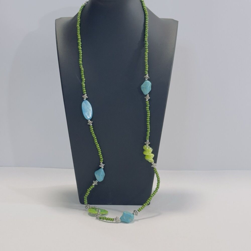Necklace Lucite Seed Beads Single Strand Green Turquoise Silver Toned Circle